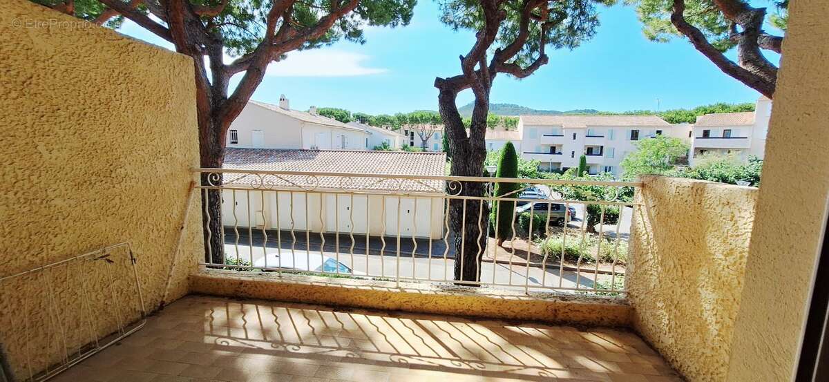 Appartement à SAINT-CYR-SUR-MER