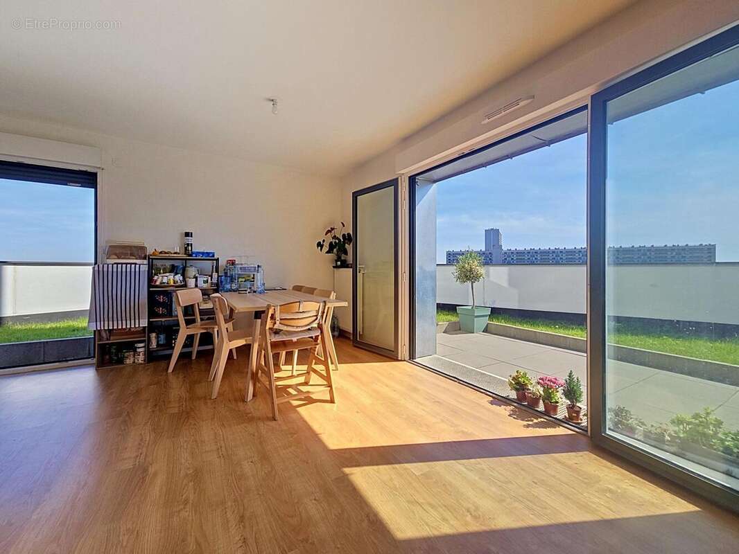 Photo 2 - Appartement à LA COURNEUVE