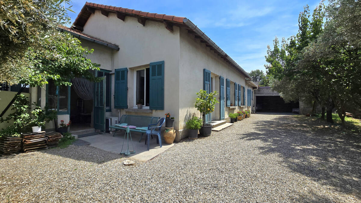 Maison à MORIERES-LES-AVIGNON