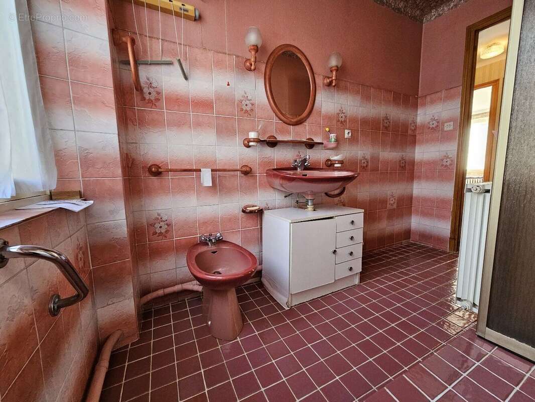 Maison de village avec garage et petit extérieur - photo 9