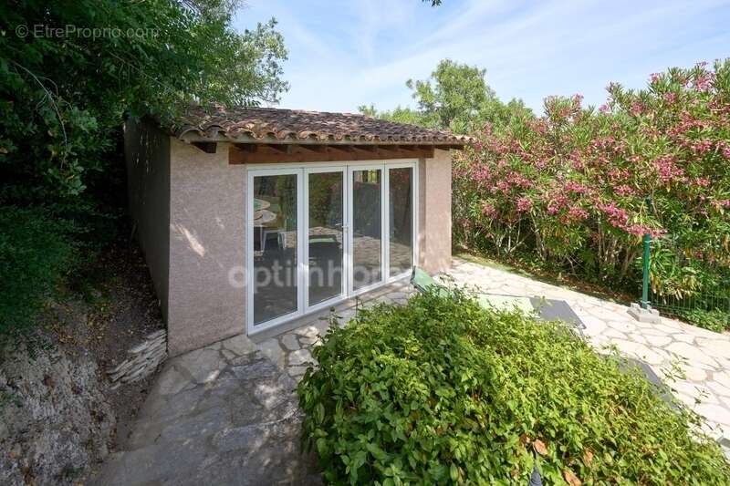 Limoux (11300) – maison d’architecte – 5 pièces – vue panoramique – piscine – garage – grand terrain clôturé - photo 21