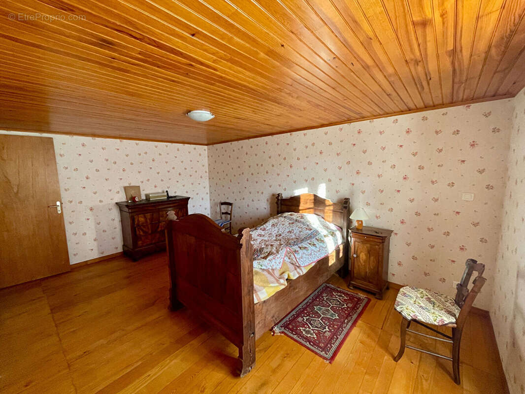 Maison à LANUEJOULS