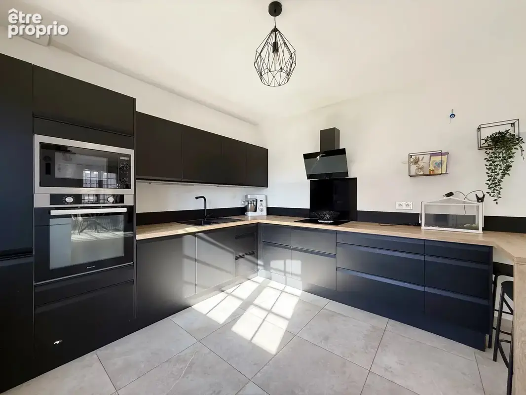 Maison 95 m² à Saint-Victoret  - photo 7