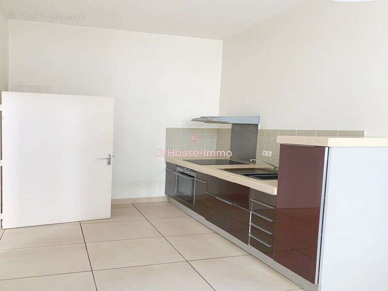 Appartement à MARSEILLE-1E