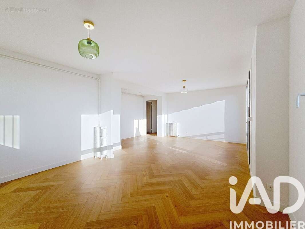 Photo 4 - Appartement à SURESNES