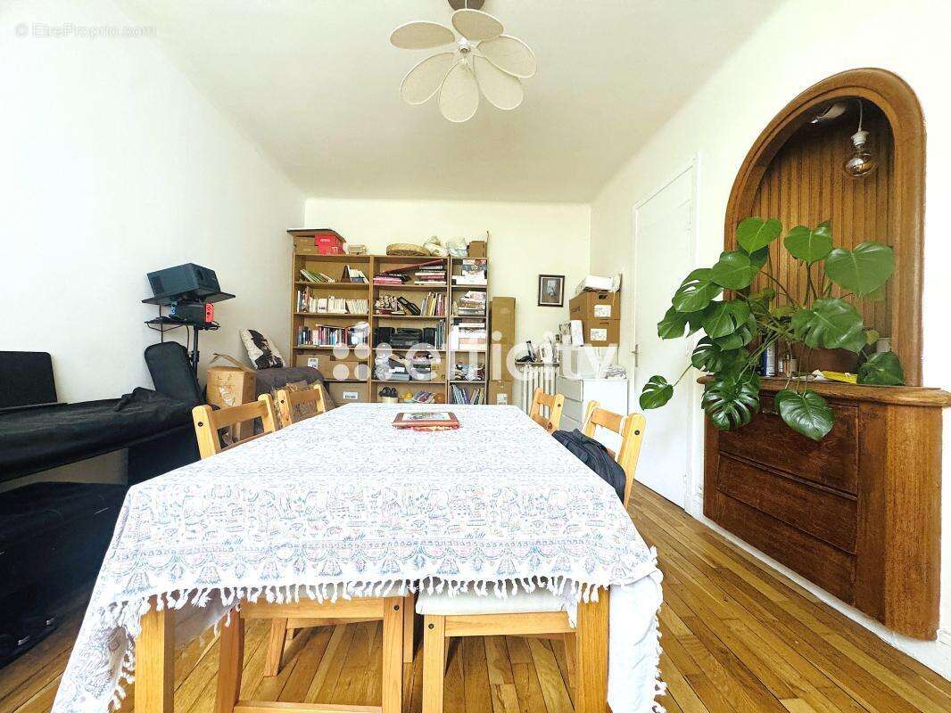 Appartement à PARIS-20E