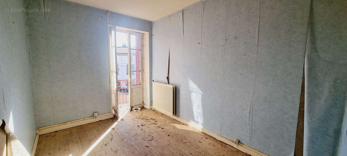 Maison à MONTAIGUT-LE-BLANC