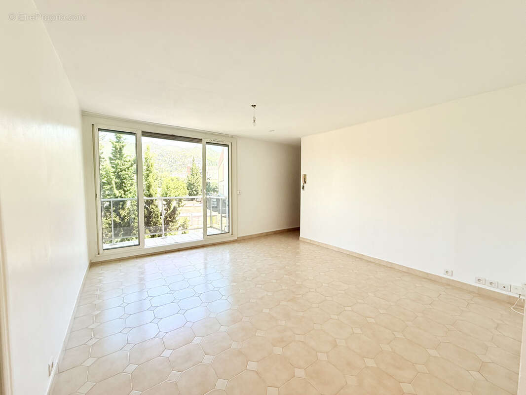 Appartement à MARSEILLE-10E