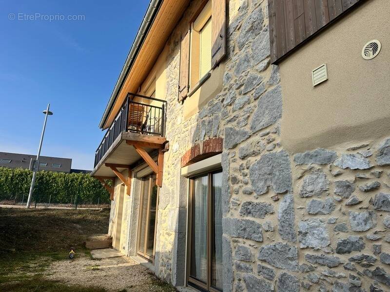 Appartement à SONNAZ