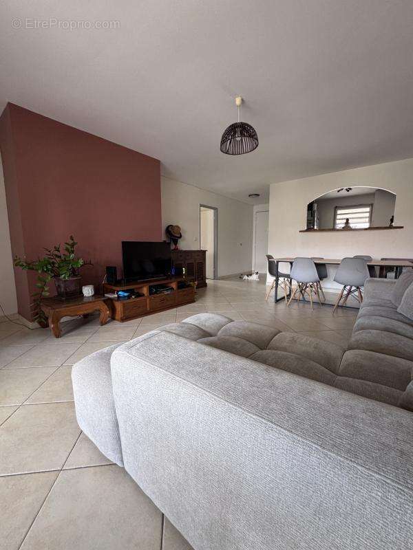 Appartement à RIVIERE-SALEE