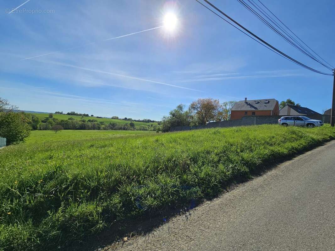 Terrain à OUEILLOUX
