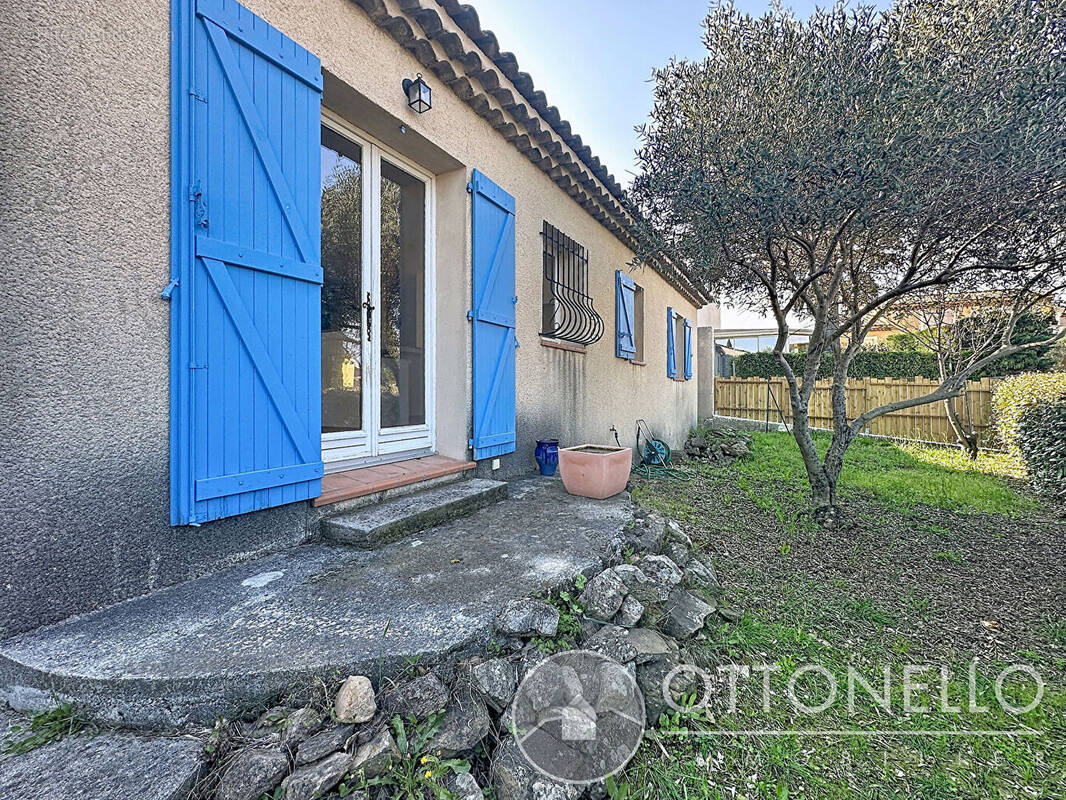 Maison à ROQUEBRUNE-SUR-ARGENS