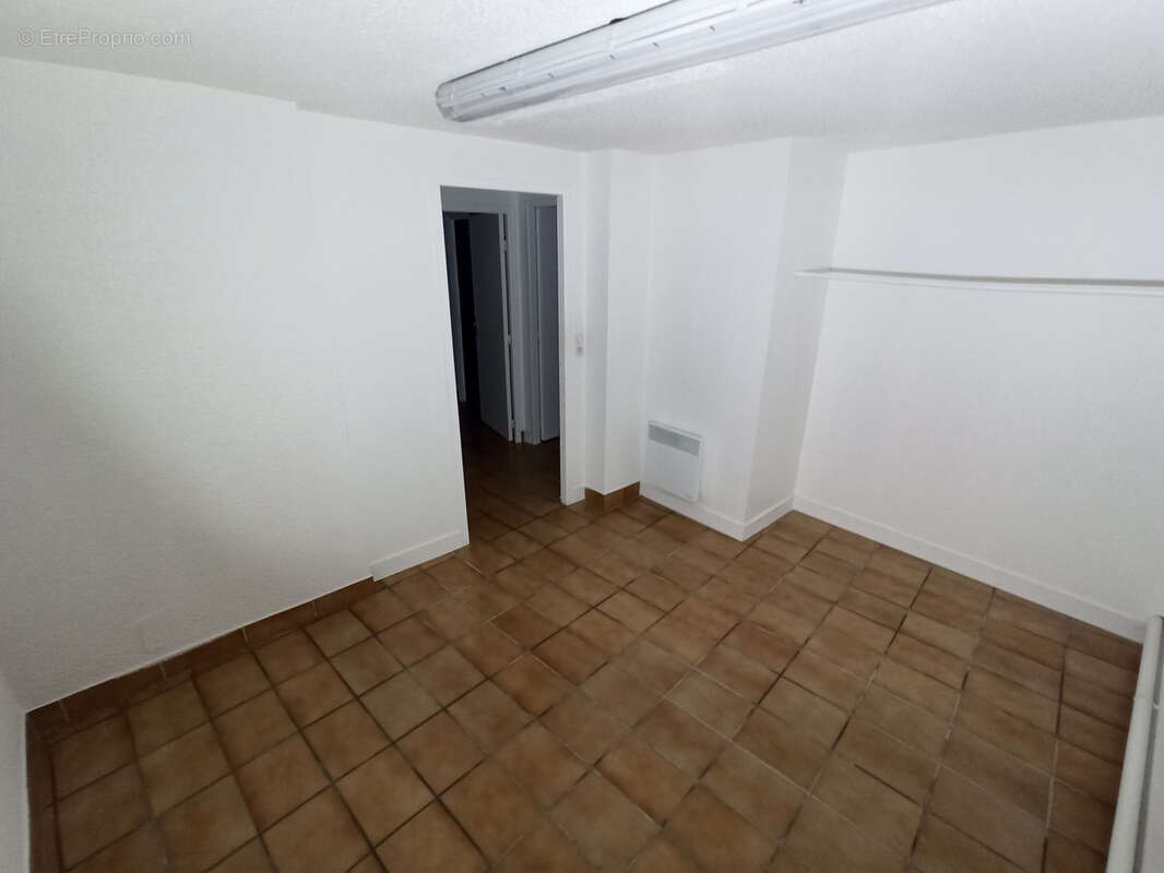 Commerce à SAINT-JUNIEN