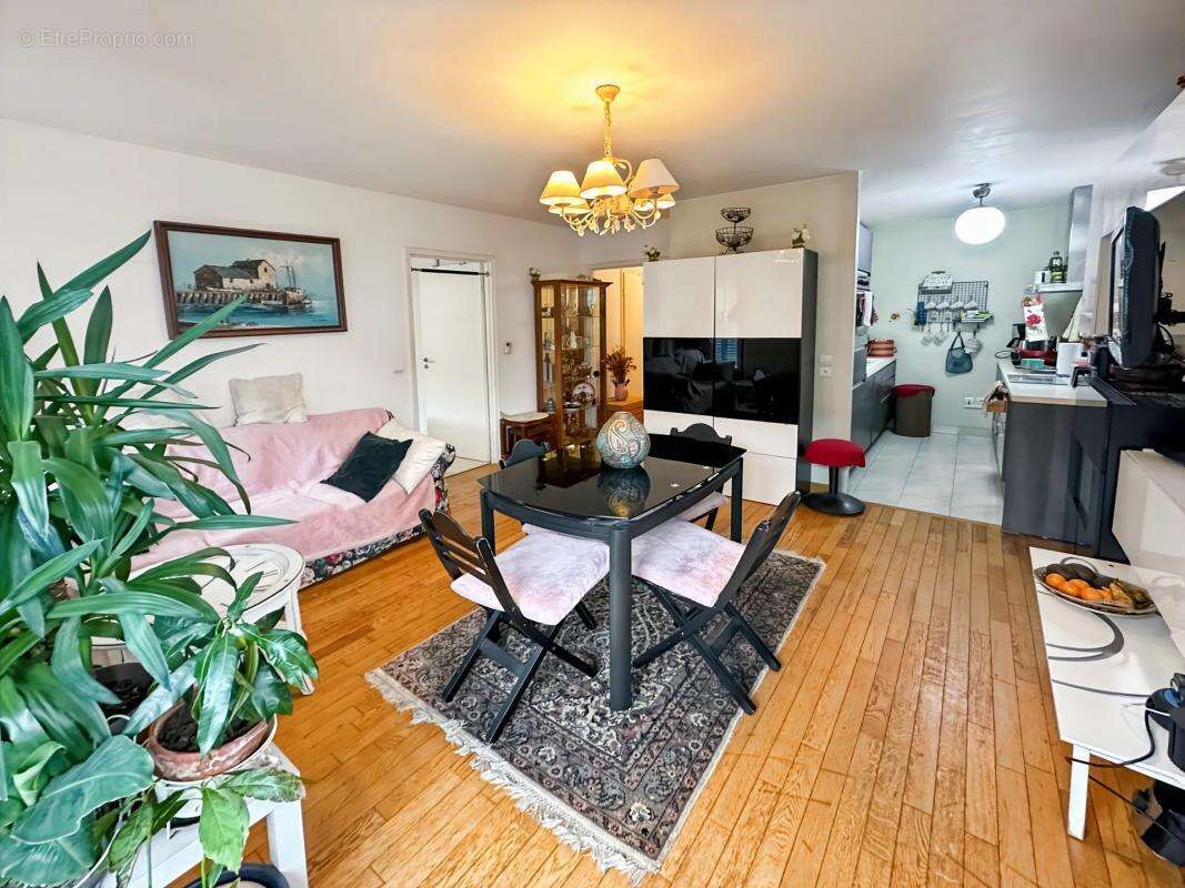 Appartement à PARIS-19E