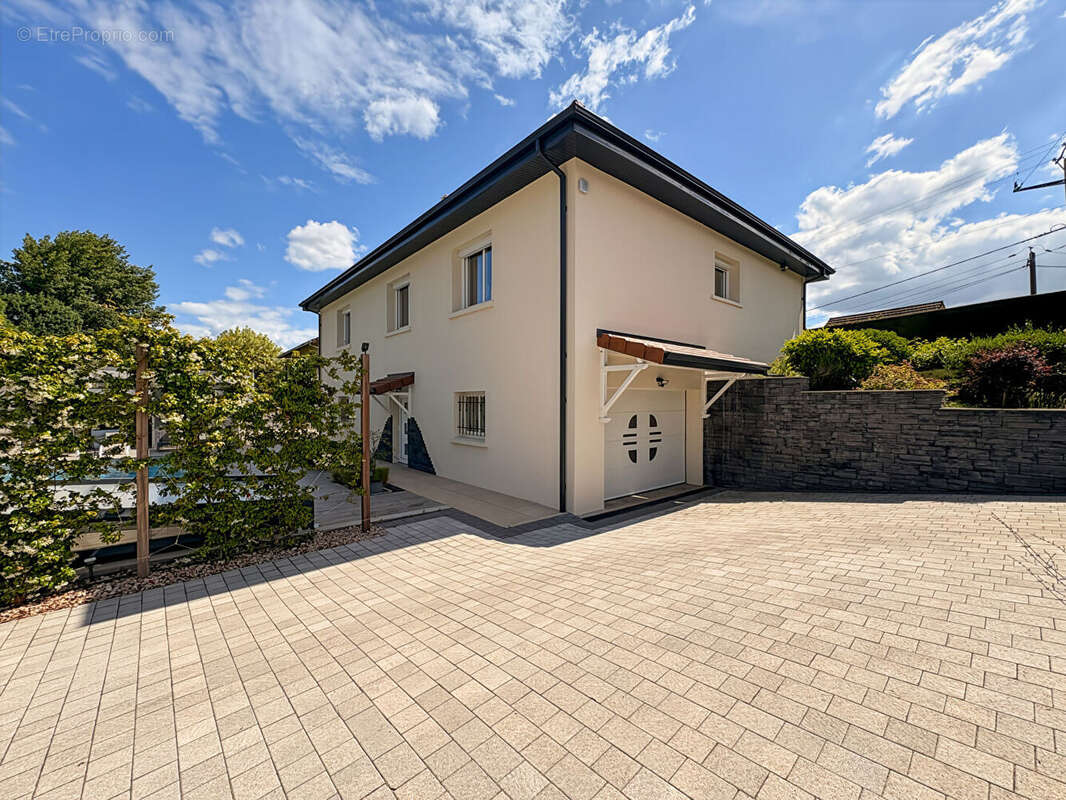 Maison à LUZINAY