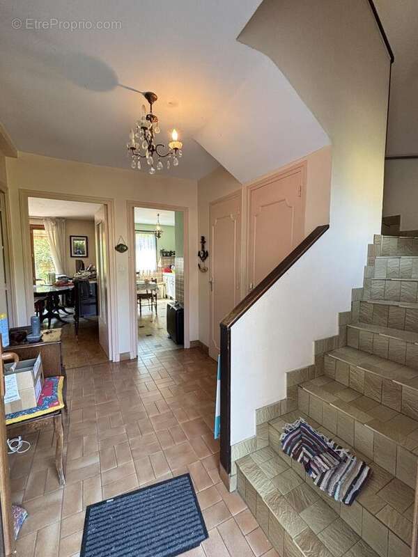 Maison 88 m² à Poisat  - photo 6