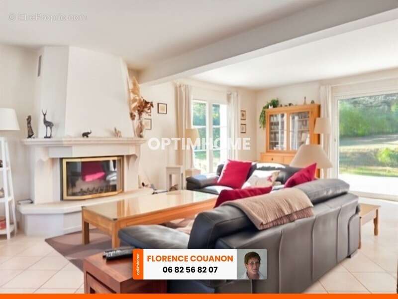 VAL SAINT GERMAIN. Propriété de 170 m² - 5 ch dont suite au RDC - Terrain 2688 m² divisible & constructible - photo 7