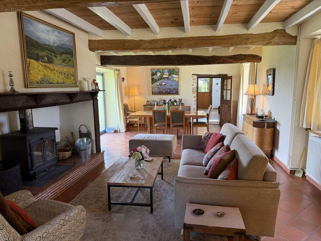 Maison à SEISSAN