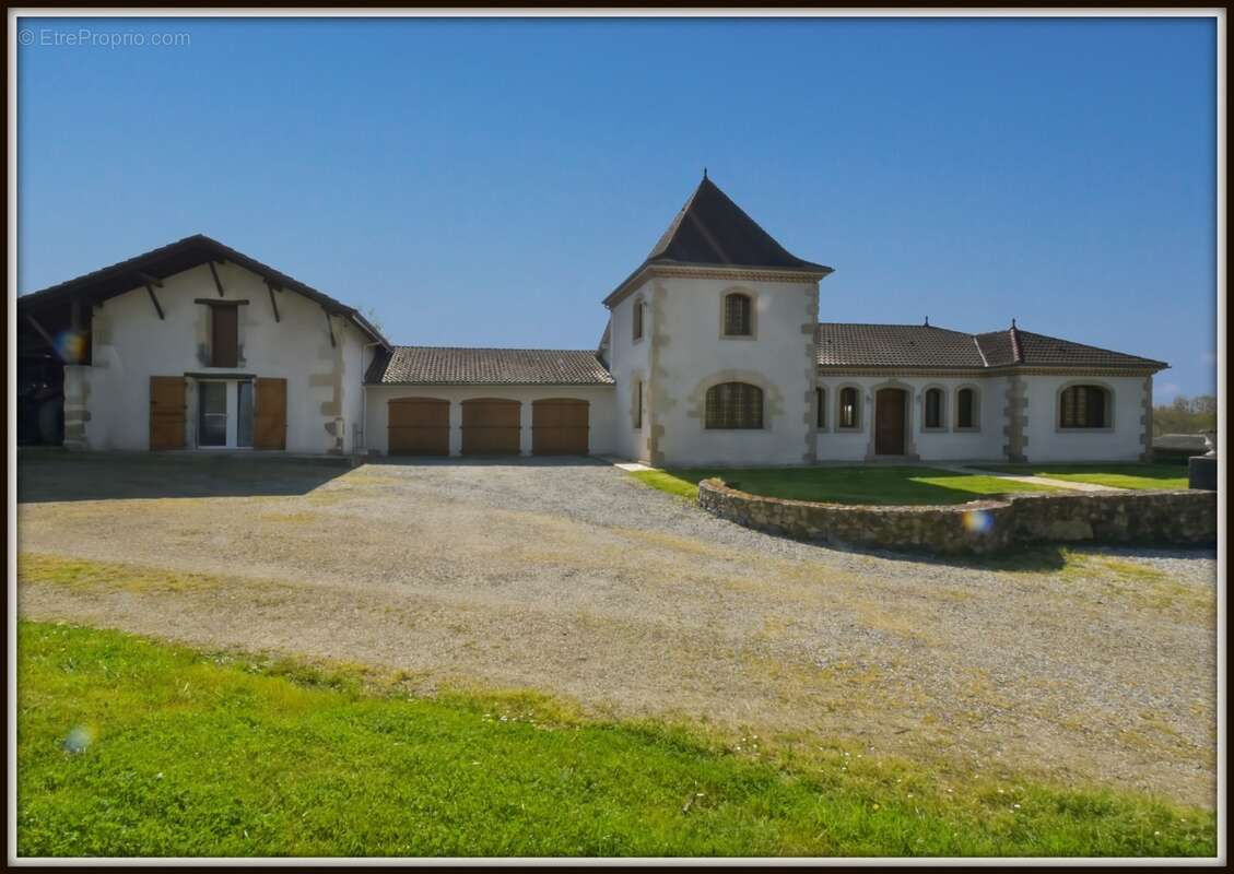Propriete 13 ha - maison de maitre + appartement - classe energie b - photo 4