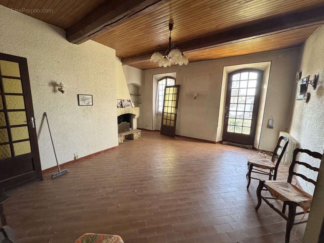 Maison à PERNES-LES-FONTAINES