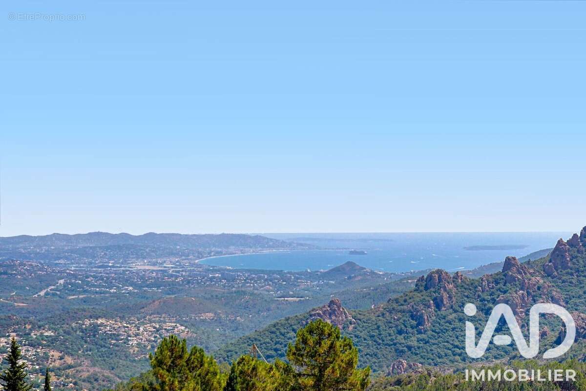 Maison 245 m² à Frejus  - photo 2