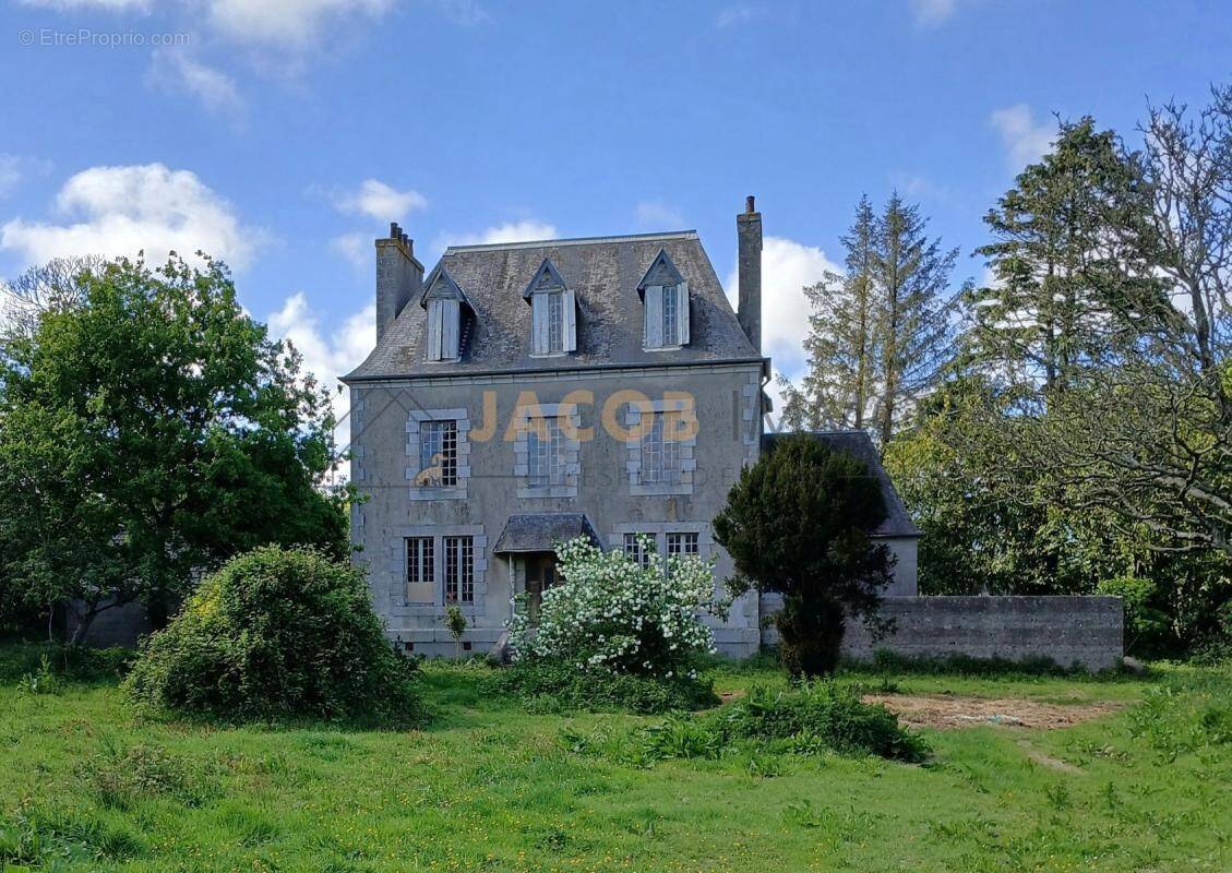 Maison à PLOUZEVEDE