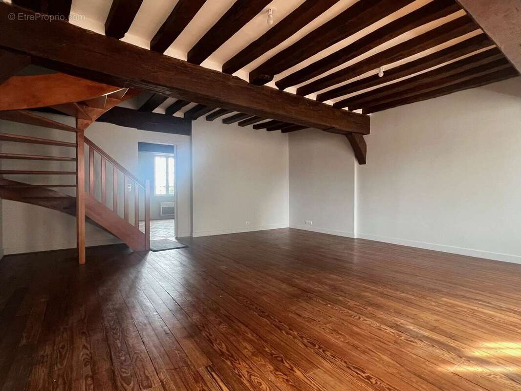 Appartement à HOUDAN