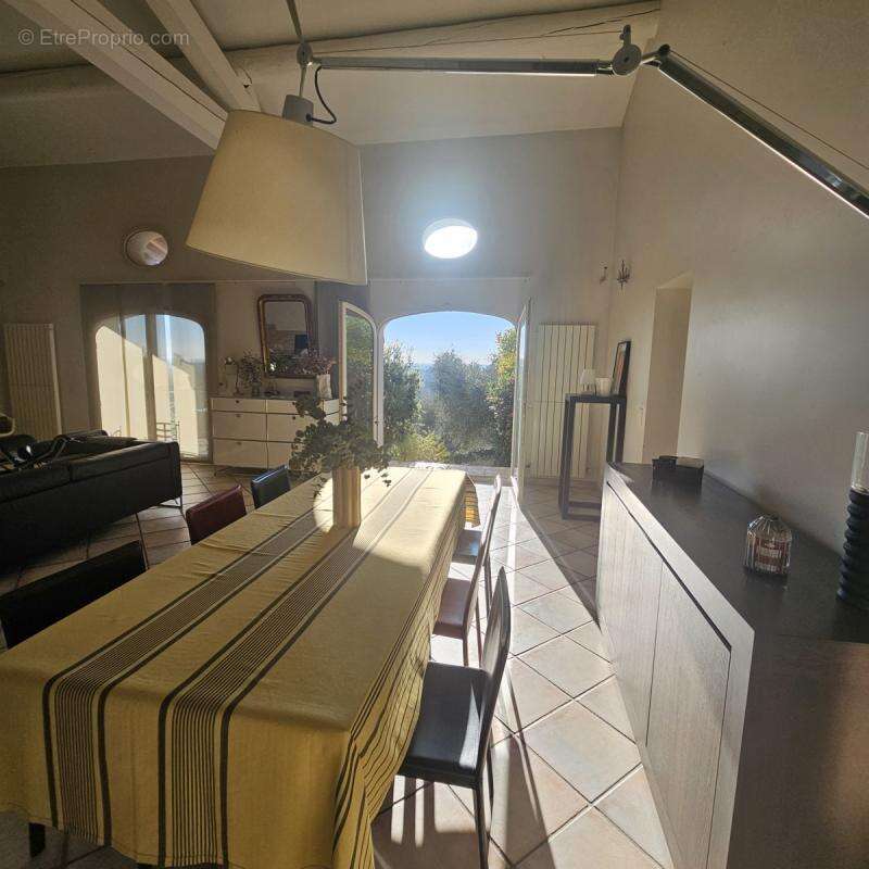 Maison à BELLEGARDE