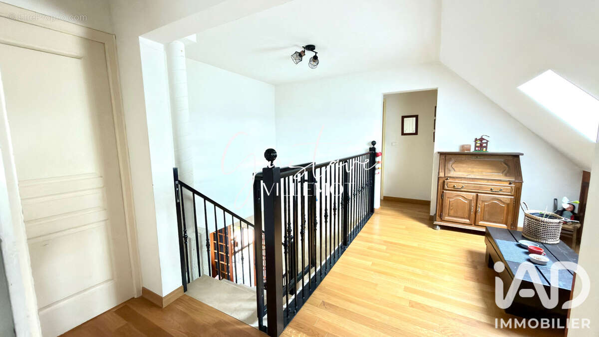 Maison 160 m² à Crepy-En-Valois  - photo 9