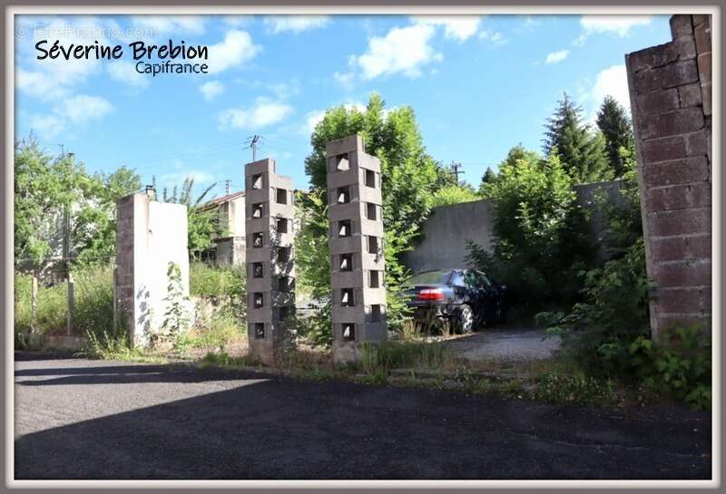 Maison à rénovée, 4 pièces, terrain attenant et non attenant LA MONNERIE LE MONTEL (63) - photo 12