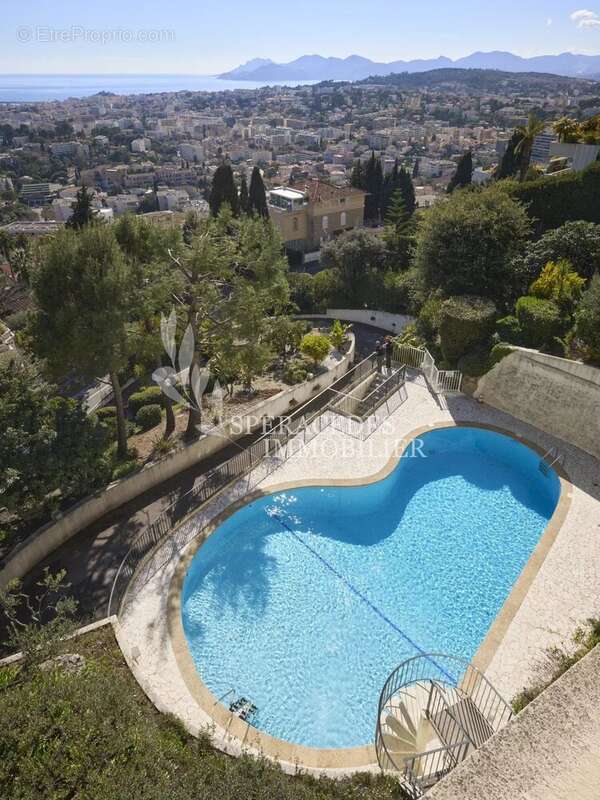 Appartement à LE CANNET