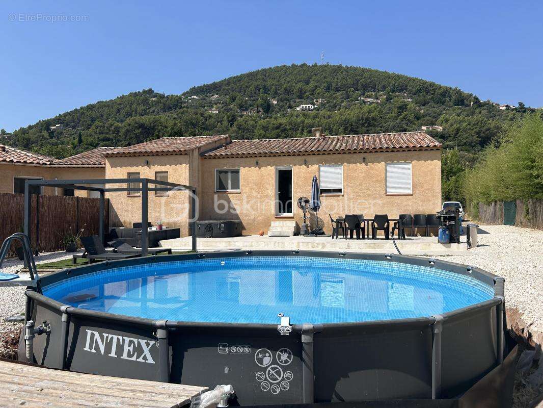 Maison à SOLLIES-PONT