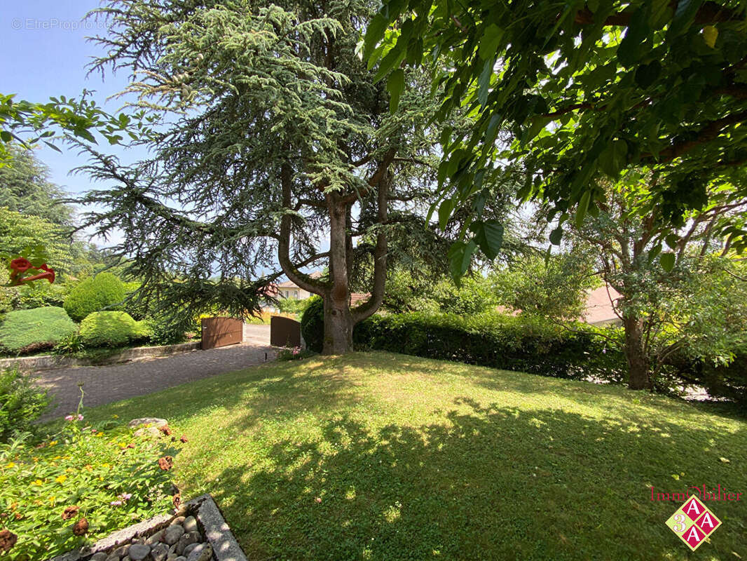 Maison à MONTBONNOT-SAINT-MARTIN