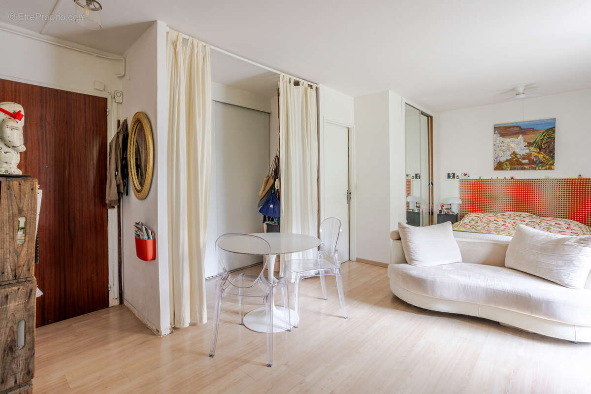 Grand studio 32 m² avec balcon au calme - photo 6