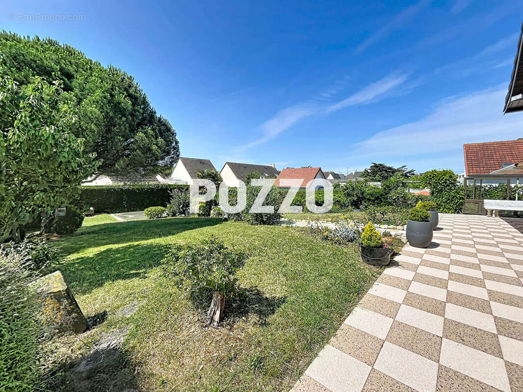 Maison Saint Martin de Bréhal 6 pièces 129 m2 environ - photo 14