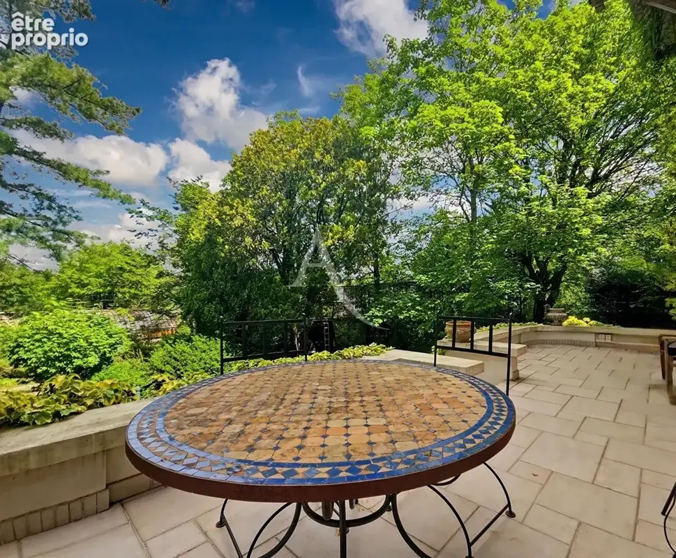 Propriété 290 m² habitables et maison de gardien -1530 m² de terrain - photo 2