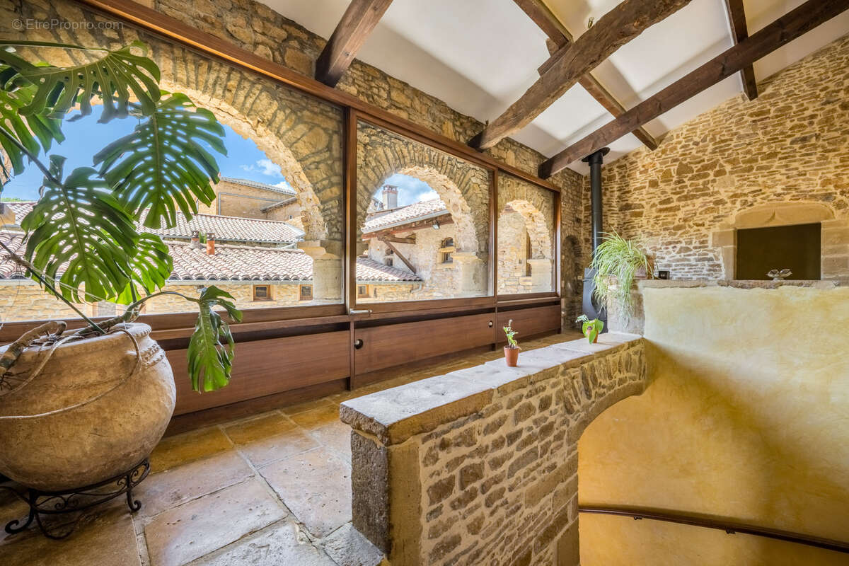 Maison à VILLE-SUR-JARNIOUX