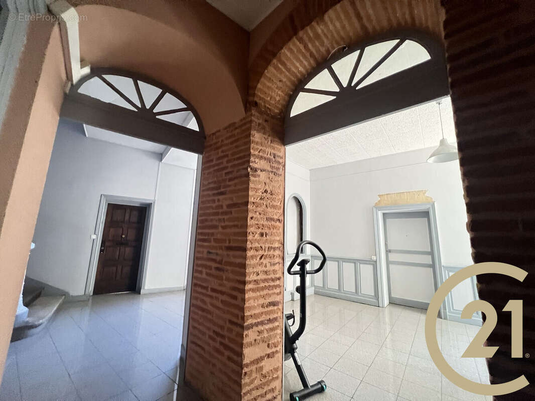 Appartement 1300 m² à Albi  - photo 3