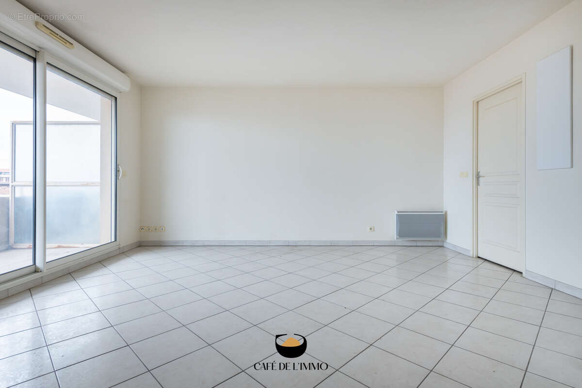 Appartement à MARSEILLE-4E