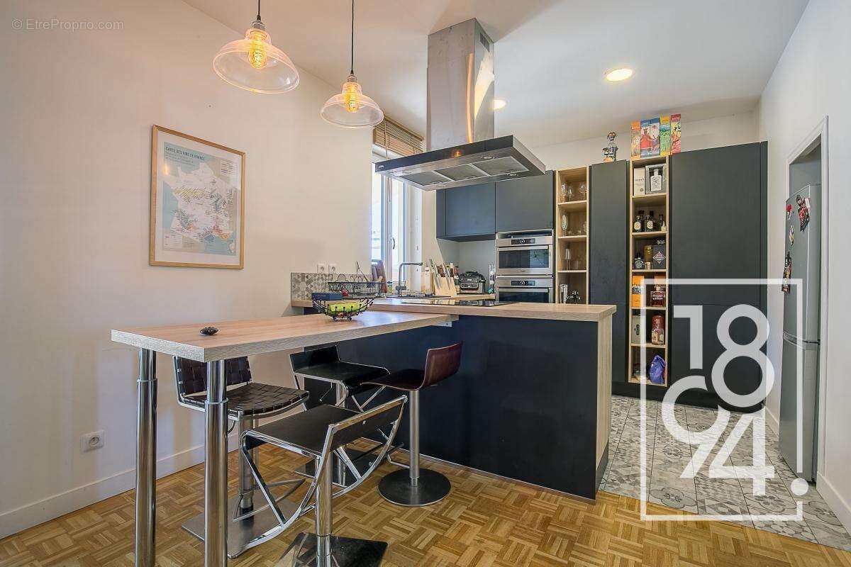 Appartement à MARSEILLE-4E