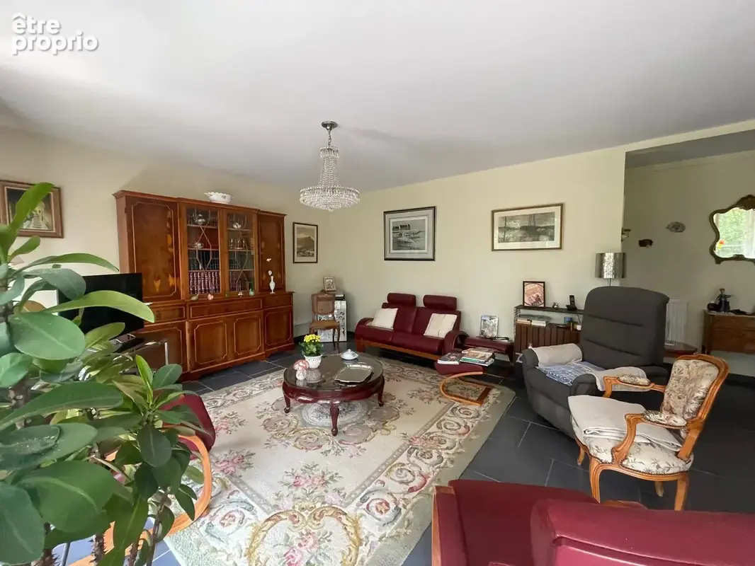 Appartement 5 pièces 116 m² à vendre à Bourges (18000) - photo 2