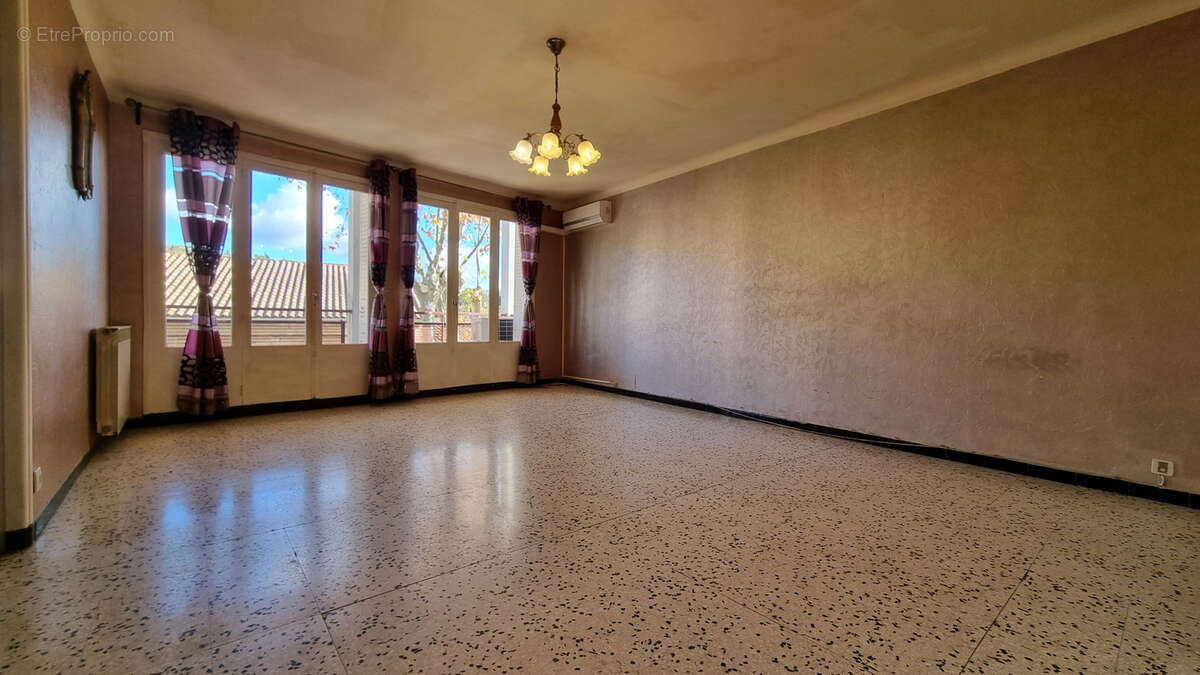 Appartement à LAMALOU-LES-BAINS