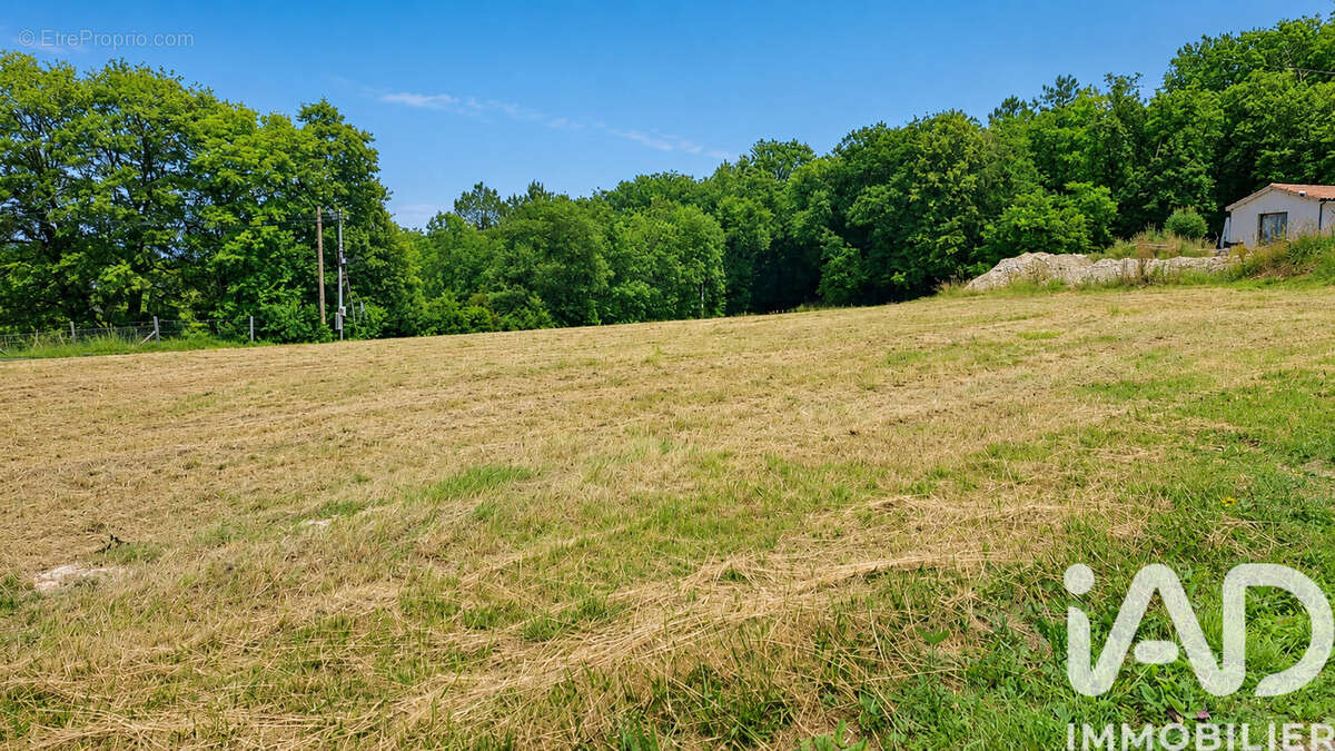 Photo 9 - Terrain à SAINT-ASTIER
