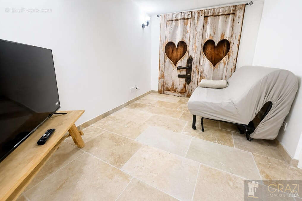 À vendre : Appartement T2 de 40 m2  CAVE de 20m2  centre Ollioules - photo 4