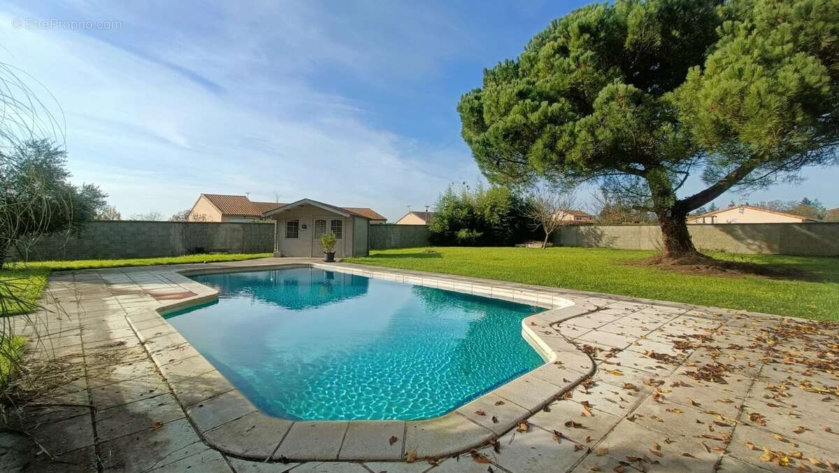 Maison à CHARRAIS