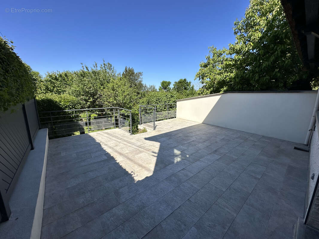 Maison à VAUX-LE-PENIL