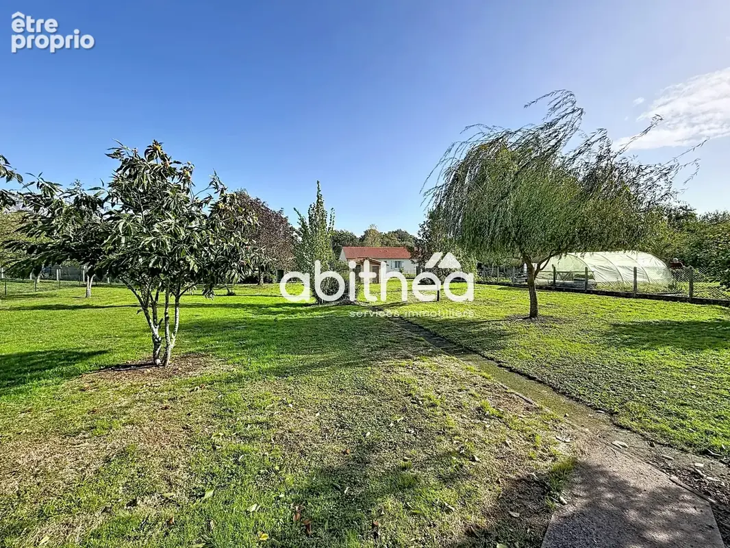 Saint Maurice les Brousses, Jolie maison de bourg sur 1741m2 de terrain. - photo 14