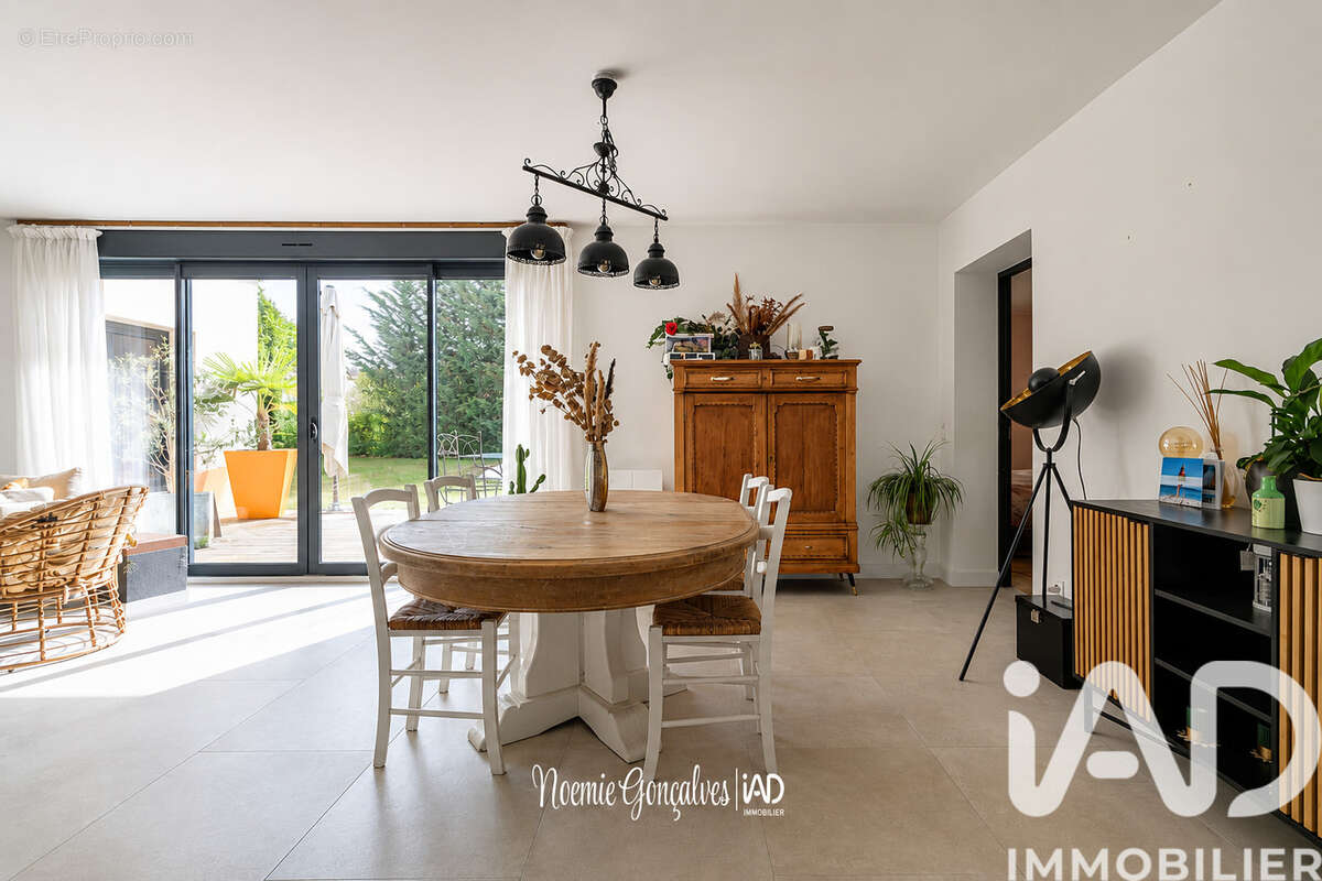 Photo 3 - Maison à EPONE