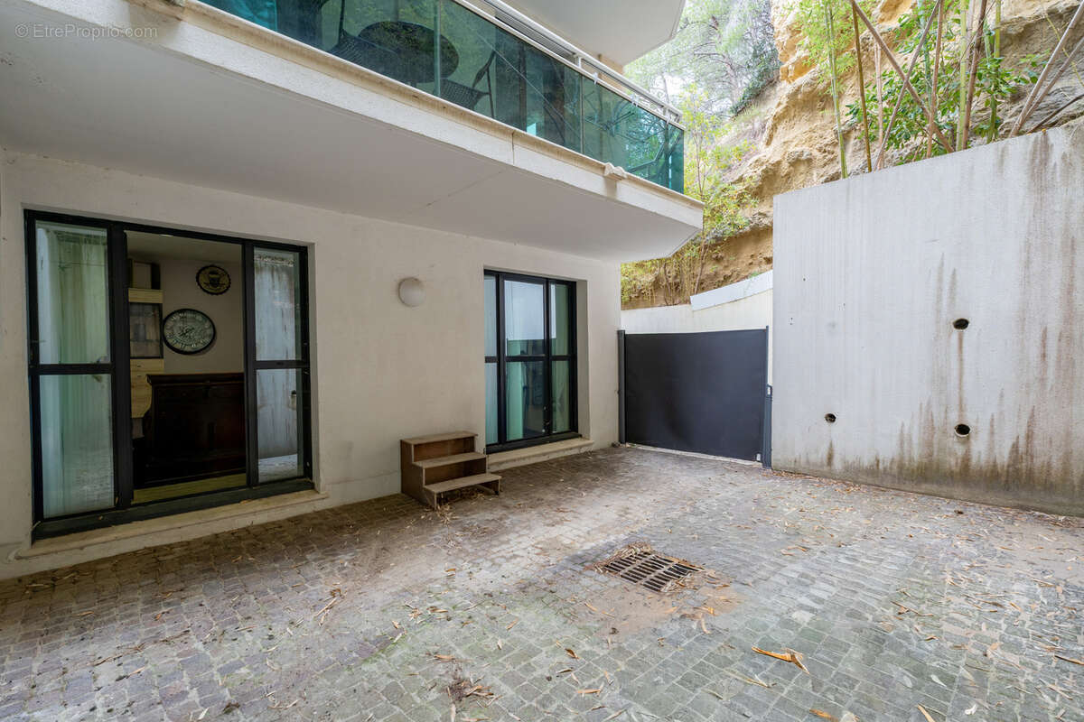 Commerce à CARRY-LE-ROUET