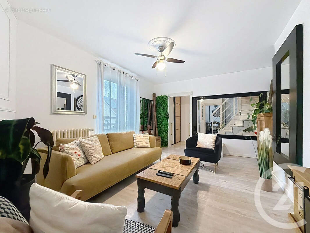 Maison à SAINTE-SAVINE